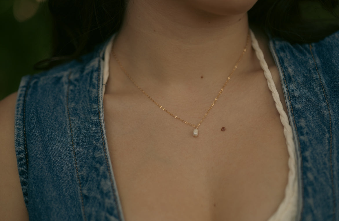 Pearl drop necklace